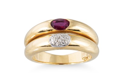 Lot 62 - AN 18CT YELLOW GOLD DOUBLE BAND RING, pavé...