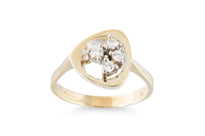 Lot 63 - A DIAMOND CLUSTER RING, of abstract form set...