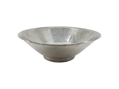 Lot 267 - A LARGE STERLING SILVER IRISH FRUIT BOWL, made...