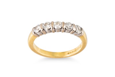 Lot 106 - A FIVE STONE DIAMOND RING, the brilliant cut...
