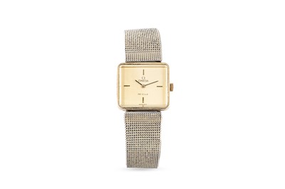 Lot 420 - A LADY'S VINTAGE OMEGA DEVILLE WRIST WATCH,...
