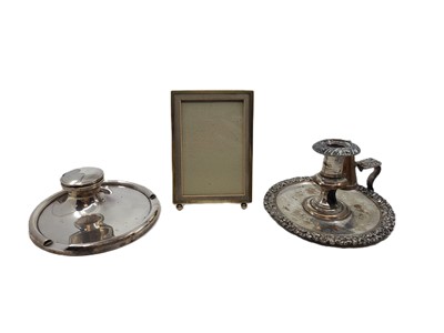 Lot 552 - A GEORGE V SILVER DESK INK STAND, with liner,...