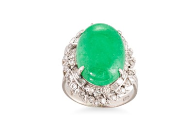 Lot 119 - A VINTAGE JADE AND DIAMOND RING, the cabochon...