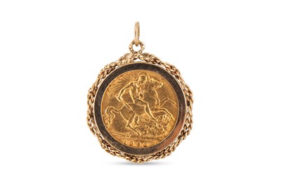 Lot 455 - A 1906 HALF GOLD SOVEREIGN ENGLISH COIN, with...