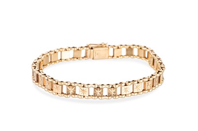 Lot 360 - A 9CT YELLOW GOLD FANCY LINK BRACELET, box...