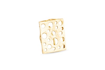 Lot 238 - ONE 18CT YELLOW GOLD EARRING, 2 g.
