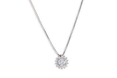 Lot 179 - A DIAMOND CLUSTER PENDANT, mounted in 18ct...