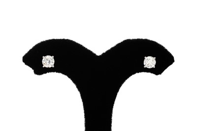 Lot 217 - A PAIR OF DIAMOND STUD EARRINGS, the brilliant...