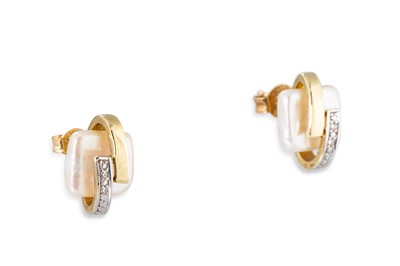 Lot 148 - A PAIR OF MOTHER-OF-PEARL AND DIAMOND STUD...