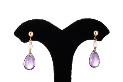 Lot 27 - A PAIR OF AMETHYST AND CULTURED PEARL DROP...