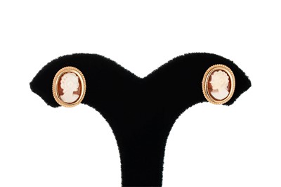 Lot 46 - A PAIR OF CAMEO EARRINGS, the carved cameos...