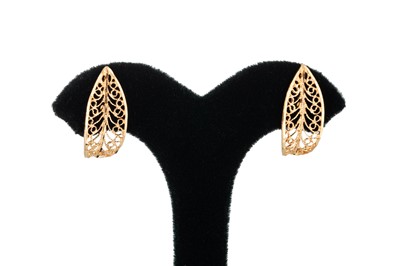 Lot 53 - A PAIR OF 9CT GOLD EARRINGS, of leaf design