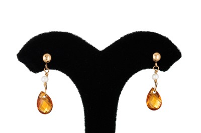 Lot 57 - A PAIR OF CITRINE AND CULTURED PEARL DROP...
