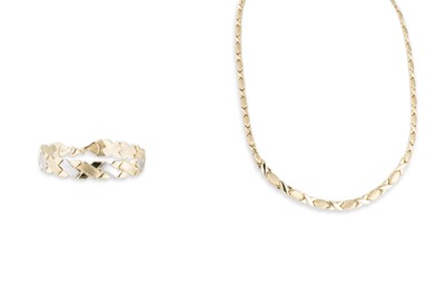 Lot 206 - TWO SIMILIAR 10CT TWO COLOUR GOLD ITEMS,...