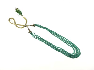 Lot 366 - A GRADUATED BEADED EMERALD NECKLACE,...
