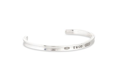 Lot 372 - A TIFFANY & CO. SILVER CUFF BRACELET, .925 signed