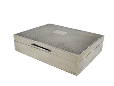 Lot 378 - A SILVER CIGAR CASE BOX, lined interior,...