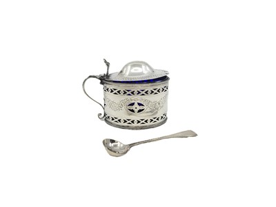 Lot 453 - AN ANTIQUE GEORGE III ENGLISH STERLING SILVER ....
