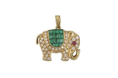 Lot 104 - A DIAMOND, EMERALD AND SAPPHIRE PENDANT,...
