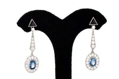 Lot 291 - A PAIR OF SAPPHIRE AND DIAMOND DROP EARRINGS,...