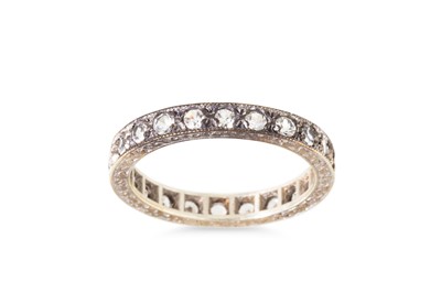 Lot 89 - AN ANTIQUE STONE SET FULL ETERNITY RING,...
