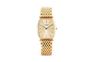 Lot 400 - A GENT'S ULTRA THIN CLASSIC WRISTWATCH, gold...