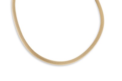 Lot 157 - AN 18CT YELLOW GOLD WOVEN MESH CHOKER NECKLACE,...