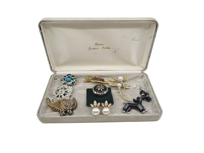 Lot 506 - AN ANTIQUE GOLD/SILVER VICTORIAN BROOCH, on...