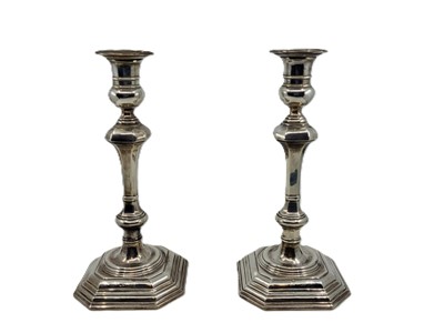Lot 442 - A FINE QUALITY GEORGE V PAIR OF ENGLISH SILVER...