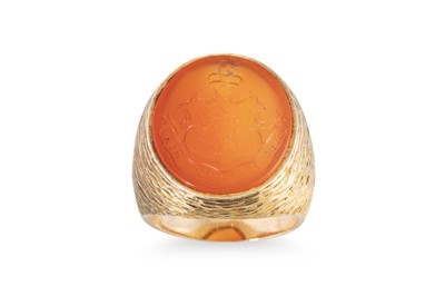 Lot 344 - A GENT'S 9CT GOLD SIGNET RING, with a...