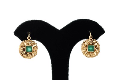Lot 285 - A PAIR OF VINTAGE EMERALD SET DROP EARRINGS,...