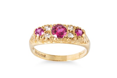 Lot 308 - A VINTAGE STONE SET RING, mounted in 9ct...