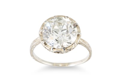 Lot 237 - AN IMPRESSIVE OLD CUT DIAMOND SOLITAIRE RING,...