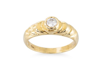 Lot 58 - A DIAMOND SET BOMBÉ RING, the bezel set round...