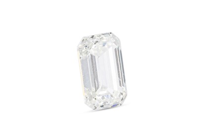 Lot 349 - AN UNMOUNTED DIAMOND, emerald cut diamond,...