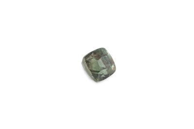 Lot 218 - A LOOSE ALEXANDRITE GEMSTONE, the cushion cut...