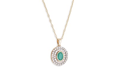 Lot 184 - AN EMERALD AND DIAMOND CLUSTER PENDANT, the...