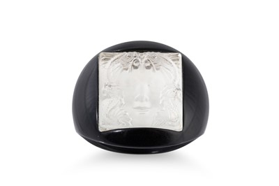 Lot 8 - AN INTAGLIO RING, depicting a carved face, by...