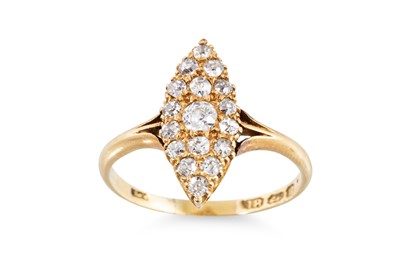 Lot 112 - AN ANTIQUE DIAMOND NAVETTE CLUSTER RING, the...