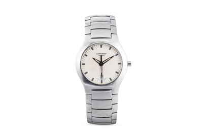 Lot 425 - A GENT'S LONGINES WRIST WATCH, bracelet strap,...
