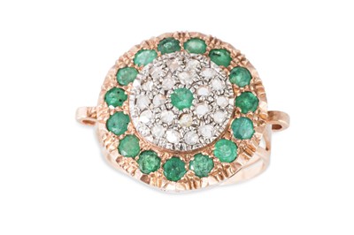 Lot 144 - AN EMERALD AND DIAMOND CLUSTER RING, mounted...
