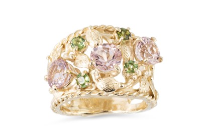 Lot 152 - A MORGANITE AND GREEN TOURMALINE CLUSTER RING,...