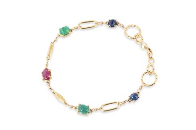 Lot 256 - AN EMERALD, RUBY AND SAPPHIRE CABOCHON...