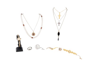 Lot 182 - A COLLECTION OF JEWELLERY, to include a 9ct...