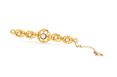 Lot 182 - A COLLECTION OF JEWELLERY, to include a 9ct...