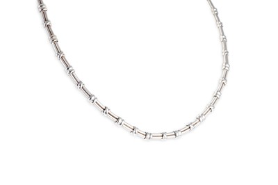 Lot 302 - A 14CT WHITE GOLD NECKLACE, of articulated...
