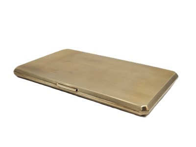 Lot 355 - A MID CENTURY 9CT GOLD CIGARETTE CASE, by WT...