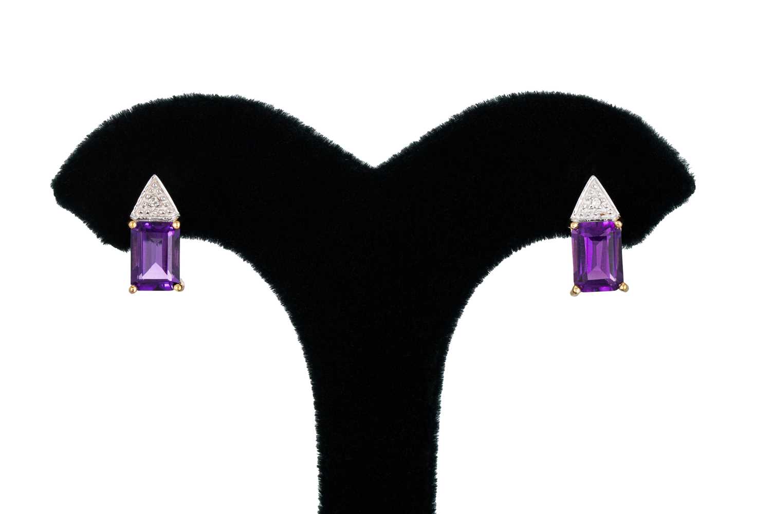 Lot 17 - A PAIR OF DIAMOND AND AMETHYST CLUSTER...