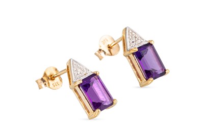 Lot 17 - A PAIR OF DIAMOND AND AMETHYST CLUSTER...