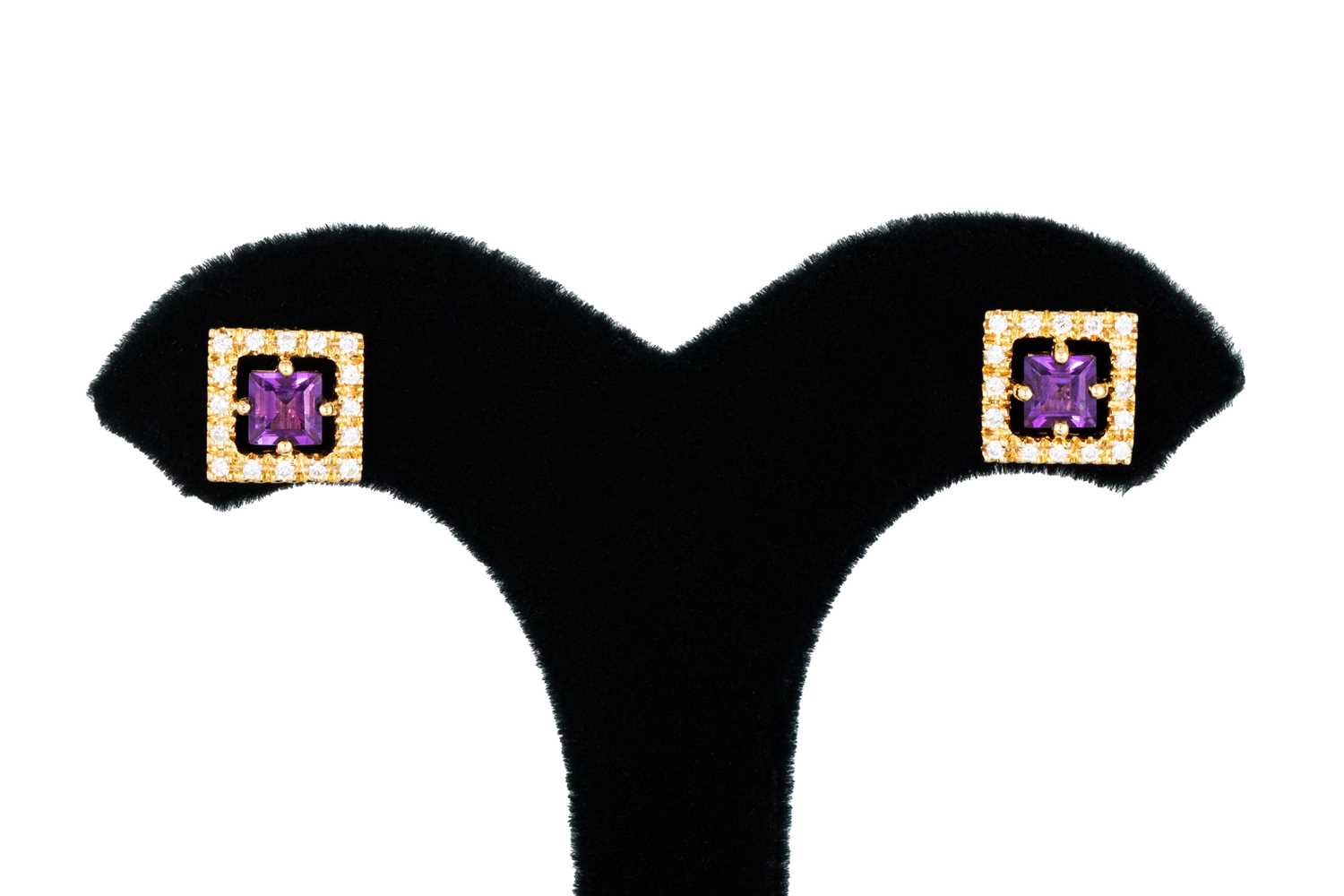 Lot 32 - A PAIR OF 18CT GOLD DIAMOND AND AMETHYST...